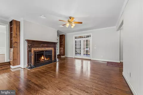 Living - 14002 Fox Run Ct, Phoenix, MD 21131 photo 3 of 11