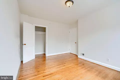 Bedroom - 146 Dumbarton Rd, Baltimore, MD 21212 photo 7 of 10