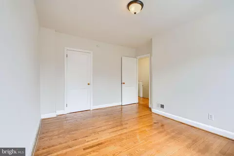 Bedroom - 146 Dumbarton Rd, Baltimore, MD 21212 photo 6 of 10