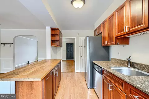 Kitchen - 146 Dumbarton Rd, Baltimore, MD 21212 photo 1 of 3