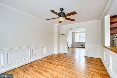 Living - 146 Dumbarton Rd, Baltimore, MD 21212 photo 6 of 9