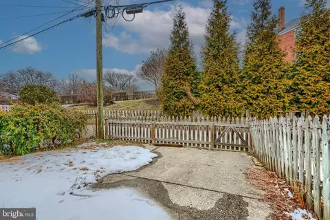 Exterior - 146 Dumbarton Rd, Baltimore, MD 21212 photo 4 of 6