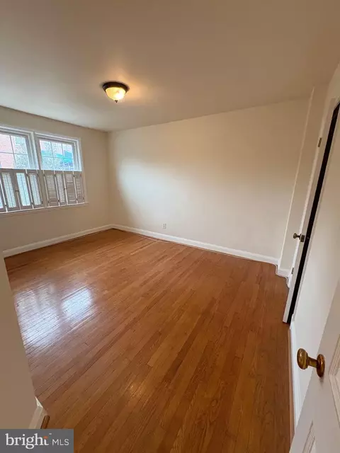 Bedroom - 146 Dumbarton Rd, Baltimore, MD 21212 photo 1 of 10