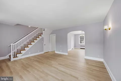 Living - 214 Murdock Rd, Baltimore, MD 21212 photo 5 of 8