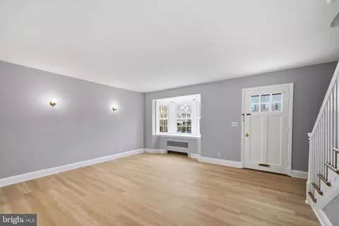 Living - 214 Murdock Rd, Baltimore, MD 21212 photo 2 of 8