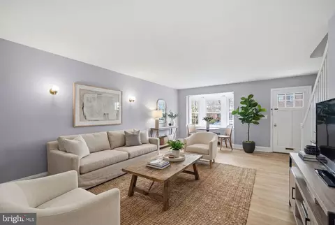 Living - 214 Murdock Rd, Baltimore, MD 21212 photo 1 of 8