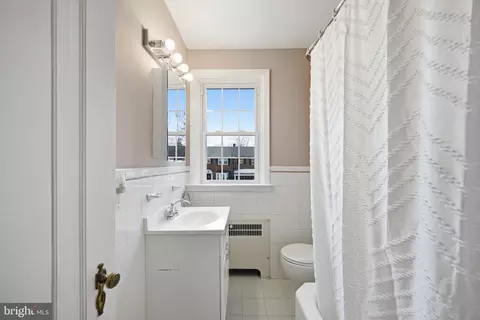 Bath - 214 Murdock Rd, Baltimore, MD 21212 photo 1 of 3
