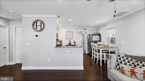 Entry Way - 18 Blister St, Middle River, MD 21220 photo 6 of 11