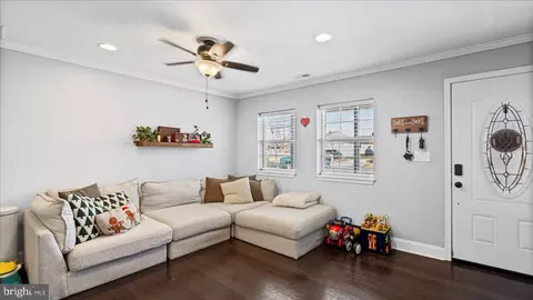 Entry Way - 18 Blister St, Middle River, MD 21220 photo 1 of 11
