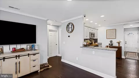 Entry Way - 18 Blister St, Middle River, MD 21220 photo 5 of 11