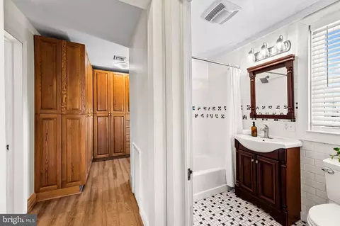 Entry Way - 13 Elmont Ave, Baltimore, MD 21206 photo 2 of 2