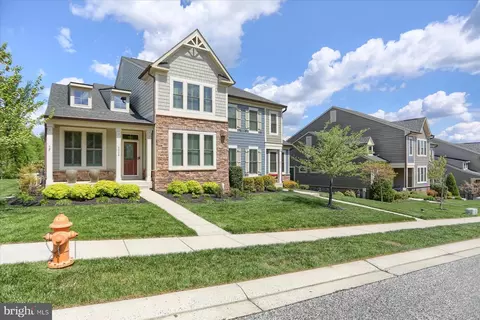 Exterior - 6910 Summit Cir, Baltimore, MD 21239 photo 4 of 10