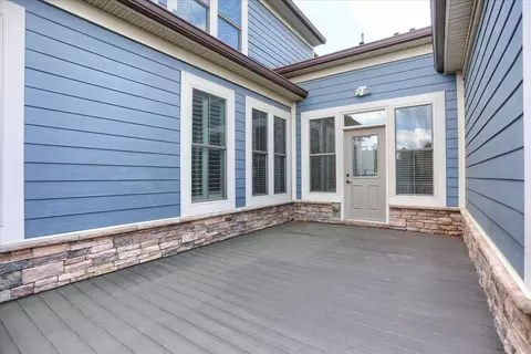 Exterior - 6910 Summit Cir, Baltimore, MD 21239 photo 7 of 10