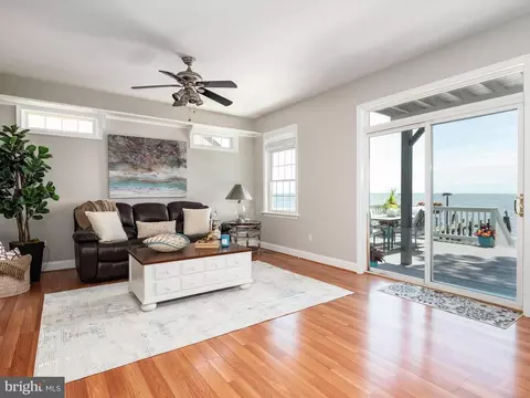 Living - 9003 Chesapeake Ave, Sparrows Point, MD 21219 photo 4 of 4