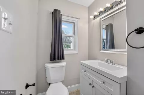 Bath - 418 1st Ave, Halethorpe, MD 21227 photo 1 of 3
