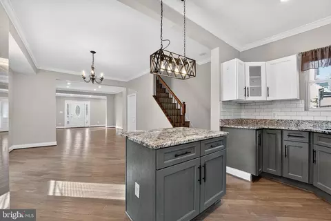 Entry Way - 418 1st Ave, Halethorpe, MD 21227 photo 2 of 7