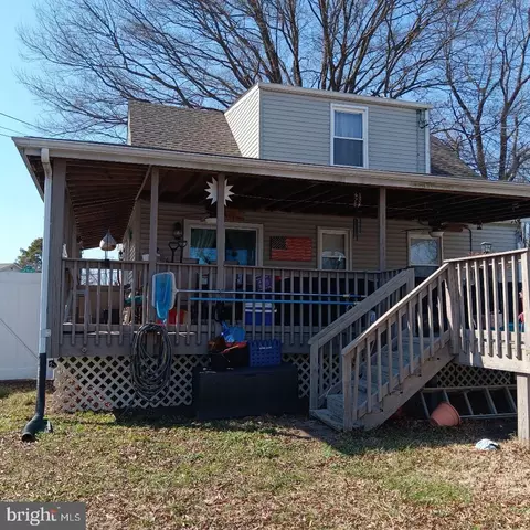 Exterior - 33 Left Wing Dr, Middle River, MD 21220 photo 3 of 5
