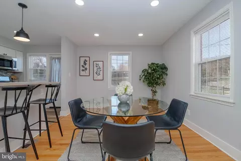 Dining - 136 Dumbarton Rd, Baltimore, MD 21212 photo 2 of 2