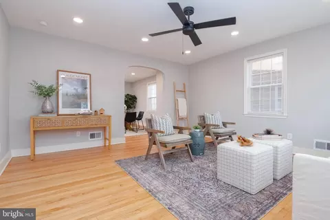 Living - 136 Dumbarton Rd, Baltimore, MD 21212 photo 1 of 2
