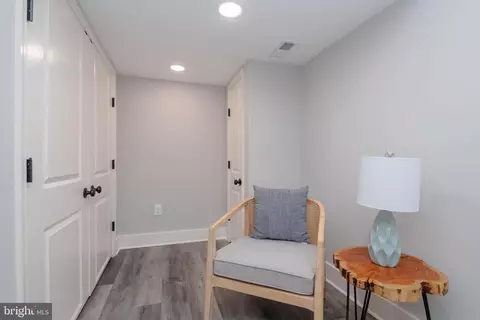 Entry Way - 136 Dumbarton Rd, Baltimore, MD 21212 photo 5 of 7