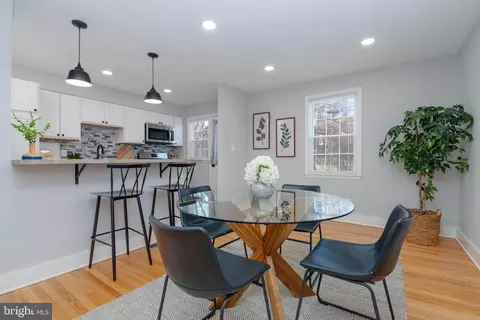 Dining - 136 Dumbarton Rd, Baltimore, MD 21212 photo 1 of 2