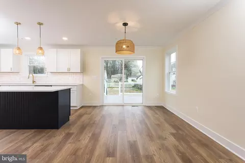 Entry Way - 2905 Sparrows Point Rd, Sparrows Point, MD 21219 photo 4 of 7
