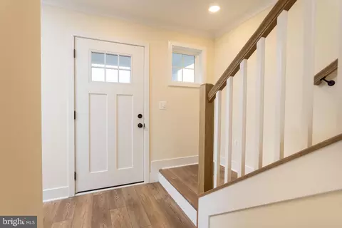 Entry Way - 2905 Sparrows Point Rd, Sparrows Point, MD 21219 photo 1 of 7