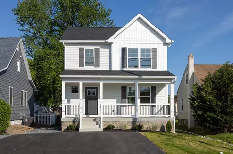 Exterior - 2905 Sparrows Point Rd, Sparrows Point, MD 21219 photo 2 of 5