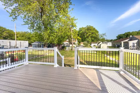 Exterior - 2905 Sparrows Point Rd, Sparrows Point, MD 21219 photo 4 of 5