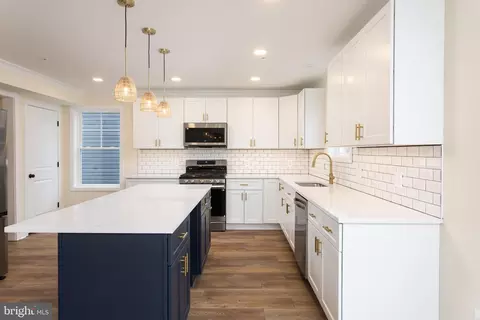 Kitchen - 2905 Sparrows Point Rd, Sparrows Point, MD 21219 photo 1 of 3