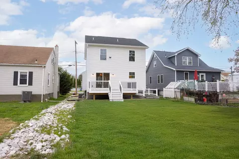 Exterior - 2905 Sparrows Point Rd, Sparrows Point, MD 21219 photo 3 of 5