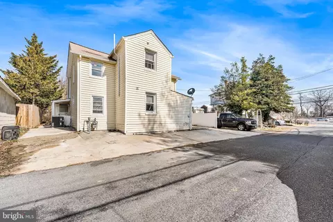 2 Fusting Ave, Catonsville, MD 21228