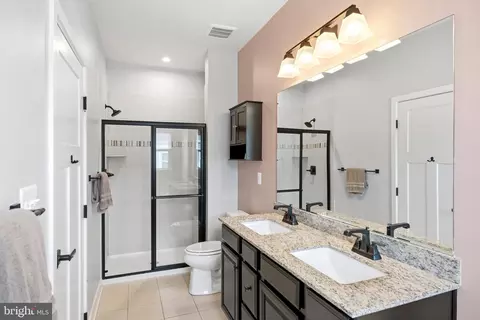 Entry Way - 6312 Osterley St, Middle River, MD 21220 photo 15 of 16