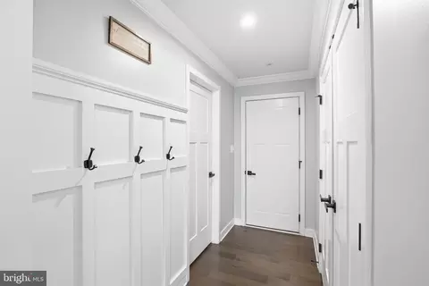 Entry Way - 6312 Osterley St, Middle River, MD 21220 photo 4 of 16