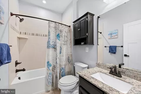 Bath - 6312 Osterley St, Middle River, MD 21220 photo 3 of 3