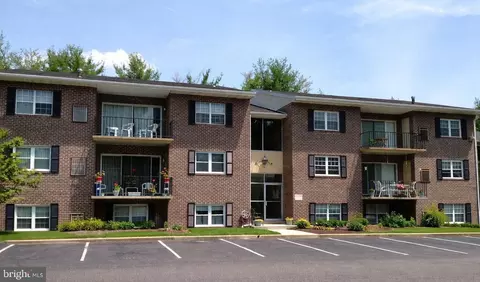 12 Cardor Ct #101, Nottingham, MD 21236
