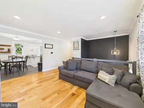 319 Sassafras Rd, Essex, MD 21221
