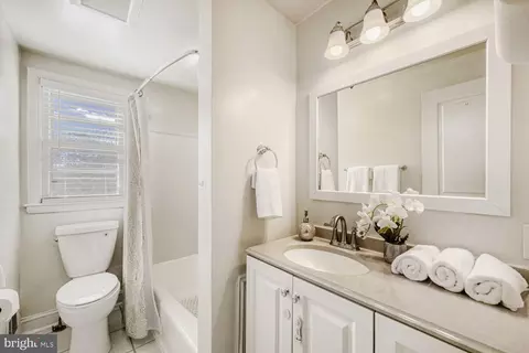 Bath - 1009 Circle Dr, Halethorpe, MD 21227 photo 1 of 1