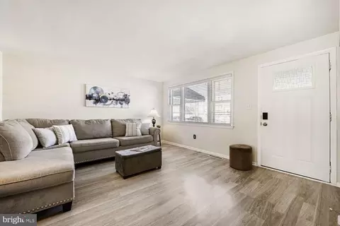 Living - 1009 Circle Dr, Halethorpe, MD 21227 photo 2 of 2
