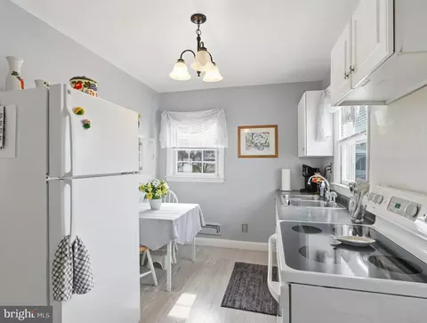 Kitchen - 2812 Florida Ave, Halethorpe, MD 21227 photo 2 of 4