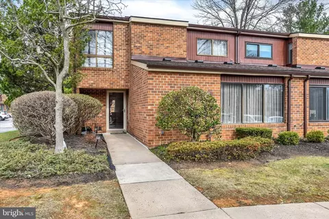 41 Stirrup Ct #7, Pikesville, MD 21208