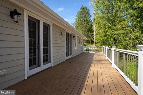 Exterior - 901 Navy Rd, Towson, MD 21204 photo 11 of 13