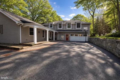 Exterior - 901 Navy Rd, Towson, MD 21204 photo 2 of 13