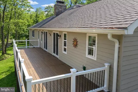 Exterior - 901 Navy Rd, Towson, MD 21204 photo 6 of 13