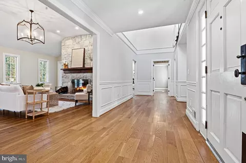Entry Way - 901 Navy Rd, Towson, MD 21204 photo 1 of 6