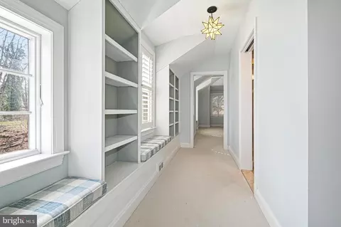 Entry Way - 901 Navy Rd, Towson, MD 21204 photo 5 of 6