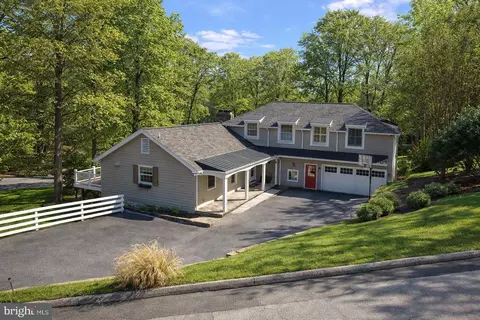 Exterior - 901 Navy Rd, Towson, MD 21204 photo 4 of 13