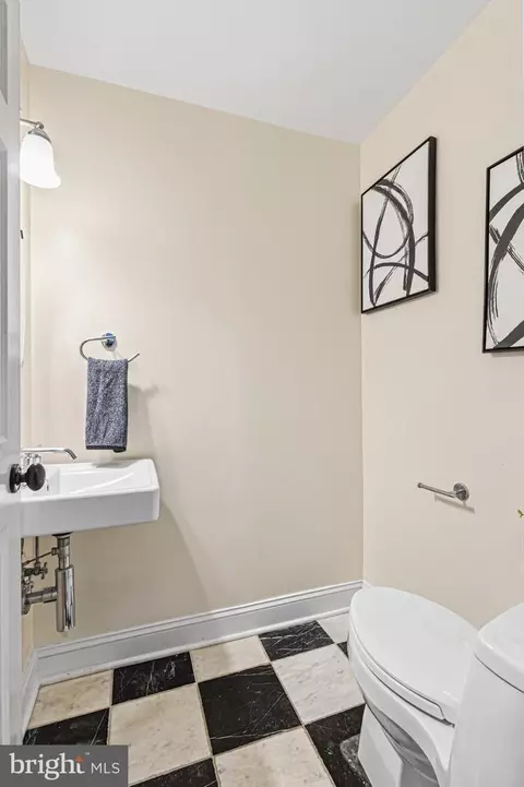 Bath - 901 Navy Rd, Towson, MD 21204 photo 1 of 6
