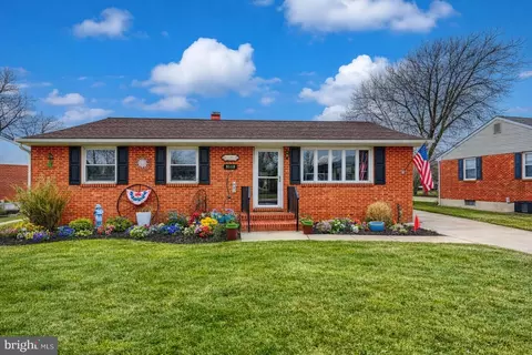 9518 Holiday Manor Rd, Nottingham, MD 21236