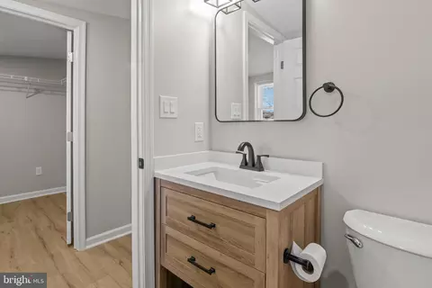 Bath - 66 Transverse Ave, Middle River, MD 21220 photo 4 of 4